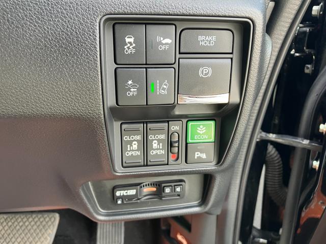 オデッセイハイブリッド ハイブリッドアブソルート・ＥＸホンダセンシング　純正ナビ　フルセグＴＶ　バックモニター　全周囲カメラ　後席フリップダウンモニター　両側パワースライド　ホンダセンシング　パワーシート　シートヒーター　Ｂｌｕｅｔｏｏｔｈ　ＵＳＢ　ＨＤＭＩ　ドラレコ（27枚目）