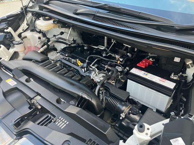 ノア Ｓ－Ｚ　純正ナビ　フルセグＴＶ　バックモニター　後席フリップダウンモニター　両側パワースライド　リアパワーゲート　シートヒーター　Ｂｌｕｅｔｏｏｔｈ　ＵＳＢ　ＨＤＭＩ　ＥＴＣ　ＣＤ　ＤＶＤ再生　フォグ（4枚目）