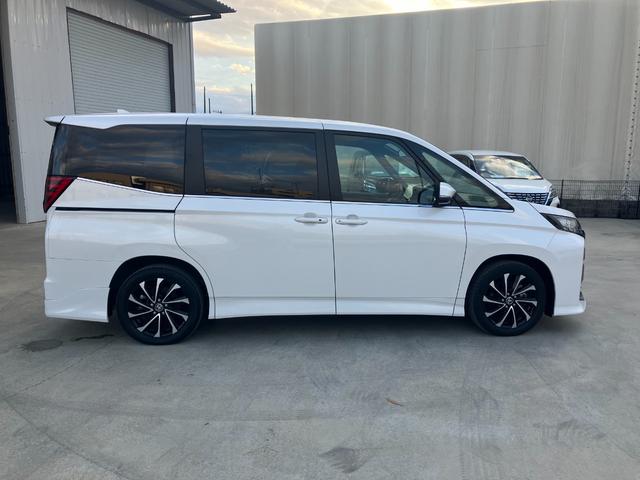 ノア Ｓ－Ｚ　純正ナビ　フルセグＴＶ　バックモニター　後席フリップダウンモニター　両側パワースライド　リアパワーゲート　シートヒーター　Ｂｌｕｅｔｏｏｔｈ　ＵＳＢ　ＨＤＭＩ　ＥＴＣ　ＣＤ　ＤＶＤ再生　フォグ（10枚目）