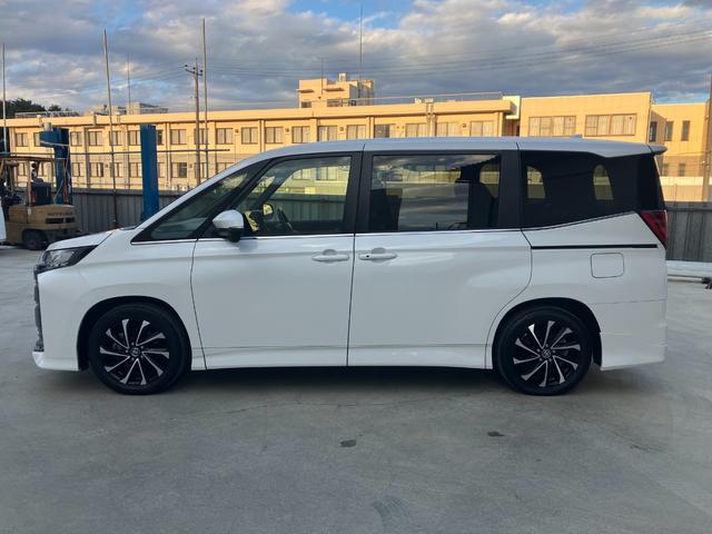 ノア Ｓ－Ｚ　純正ナビ　フルセグＴＶ　バックモニター　後席フリップダウンモニター　両側パワースライド　リアパワーゲート　シートヒーター　Ｂｌｕｅｔｏｏｔｈ　ＵＳＢ　ＨＤＭＩ　ＥＴＣ　ＣＤ　ＤＶＤ再生　フォグ（11枚目）