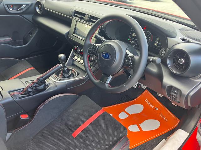 BRZ S 6速MT アイサイト アルパインナビ フルセグTV バックモニター シートヒーター Bluetooth USB ドラレコ ETC CD DVD再生 スマートキー(3枚目)