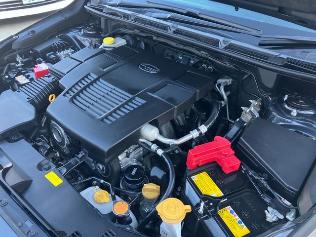 クロストレック リミテッド　純正ナビ　フルセグＴＶ　バックモニター　全周囲カメラ　ＳＴＩマフラー　アイサイト　ｅ－ＢＯＸＥＲ　パワーシート　シートヒーター　Ｂｌｕｅｔｏｏｔｈ　ＵＳＢ　ウィンカーミラー　フォグ　スマートキー（4枚目）