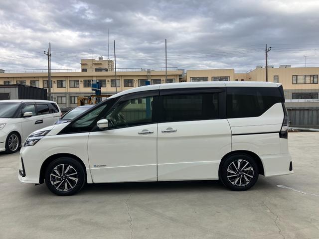 セレナ ｅ－パワー　ハイウェイスターＶ　純正ナビ　フルセグＴＶ　バックモニター　全周囲カメラ　デジタルインナーミラー　プロパイロット　両側パワースライド　Ｂｌｕｅｔｏｏｔｈ　ＵＳＢ　ＥＴＣ　ウィンカーミラー　フォグ　ＣＤ　ＤＶＤ再生（10枚目）