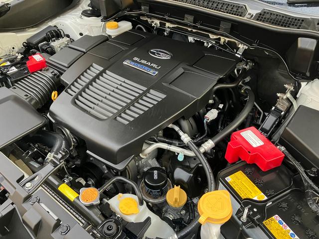 フォレスター アドバンス　パナソニックナビ　フルセグＴＶ　バックモニター　Ｆ・Ｓモニター　アルパイン後席フリップダウンモニター　デジタルインナーミラー　リアパワーハッチ　アイサイト　パワーシート　シートヒーター　ルーフレール（4枚目）