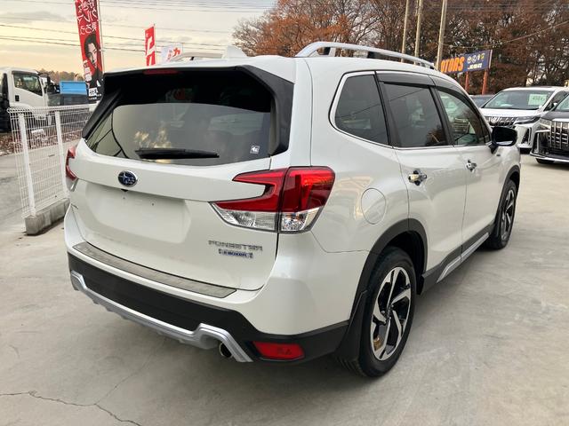 フォレスター アドバンス　パナソニックナビ　フルセグＴＶ　バックモニター　Ｆ・Ｓモニター　アルパイン後席フリップダウンモニター　デジタルインナーミラー　リアパワーハッチ　アイサイト　パワーシート　シートヒーター　ルーフレール（9枚目）