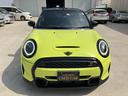 ＭＩＮＩ クーパーＳ　コンバーチブル　ミニ・ユアーズ・トリム　ユアーズ・ソフトトップ　黒革シート　バックモニター　ＡｐｐｌｅＣａｒｐｌａｙ　Ｂｌｕｅｔｏｏｔｈ　ＵＳＢ　ワイヤレス充電　シートヒーター　ドラレコ　ＥＴＣ　スマートキー（2枚目）