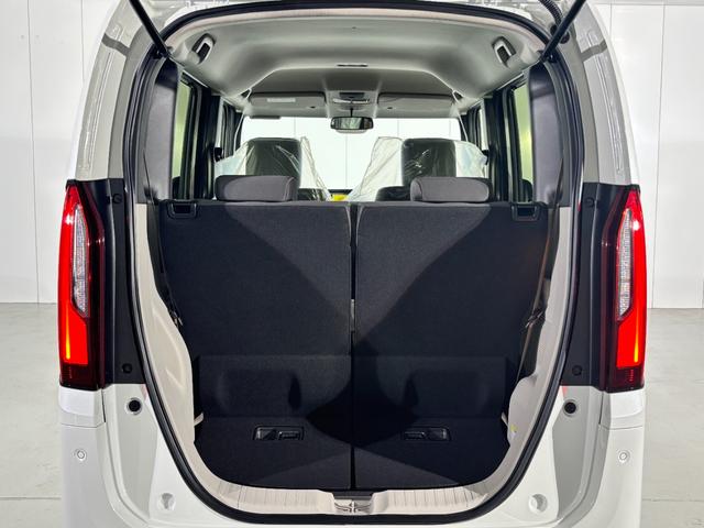 N-BOX ベースグレード 両側スライド・片側電動 クリアランスソナー オートクルーズコントロール レーンアシスト 衝突被害軽減システム オートライト LEDヘッドランプ スマートキー アイドリングストップ 電動格納ミラー(21枚目)