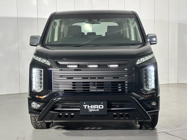 デリカD:5 P JAOS フロントグリル マッドフラップ GOQBUTO-RIII テクスチャブラック ブラックアウトガーニッシュ Weds MUD VANCE 16inch OPEN COUNTRY R/T(2枚目)