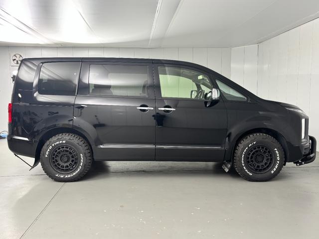 デリカD:5 P JAOS フロントグリル マッドフラップ GOQBUTO-RIII テクスチャブラック ブラックアウトガーニッシュ Weds MUD VANCE 16inch OPEN COUNTRY R/T(4枚目)