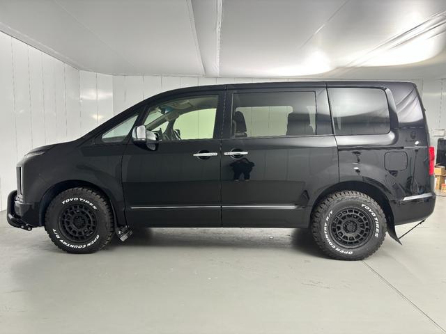 デリカD:5 P JAOS フロントグリル マッドフラップ GOQBUTO-RIII テクスチャブラック ブラックアウトガーニッシュ Weds MUD VANCE 16inch OPEN COUNTRY R/T(5枚目)