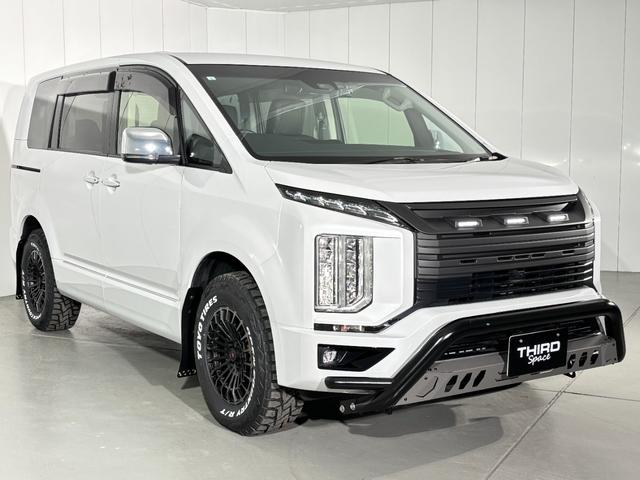 デリカD:5 P GOQBUTO-RIIIメタルグレー JAOS フロントグリル マッドフラップ エムクライム ノマド16inch ブラックアウトガーニッシュ OPEN COUNTRY R/T(3枚目)