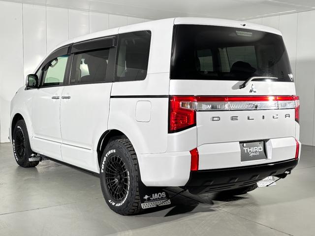 デリカD:5 P GOQBUTO-RIIIメタルグレー JAOS フロントグリル マッドフラップ エムクライム ノマド16inch ブラックアウトガーニッシュ OPEN COUNTRY R/T(6枚目)