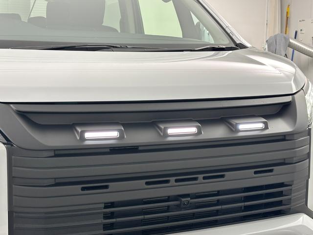 デリカD:5 P GOQBUTO-RIIIメタルグレー JAOS フロントグリル マッドフラップ エムクライム ノマド16inch ブラックアウトガーニッシュ OPEN COUNTRY R/T(12枚目)