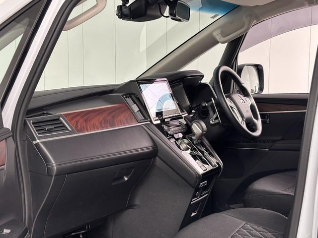 デリカD:5 P GOQBUTO-RIIIメタルグレー JAOS フロントグリル マッドフラップ エムクライム ノマド16inch ブラックアウトガーニッシュ OPEN COUNTRY R/T(20枚目)