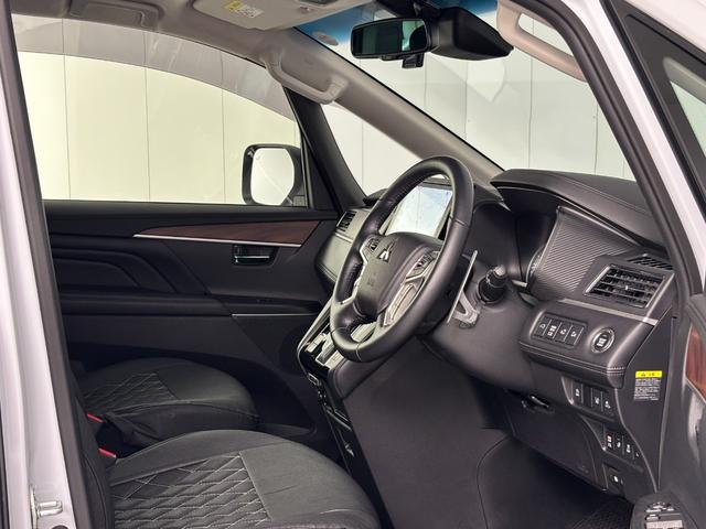 デリカD:5 P GOQBUTO-RIIIメタルグレー JAOS フロントグリル マッドフラップ エムクライム ノマド16inch ブラックアウトガーニッシュ OPEN COUNTRY R/T(21枚目)