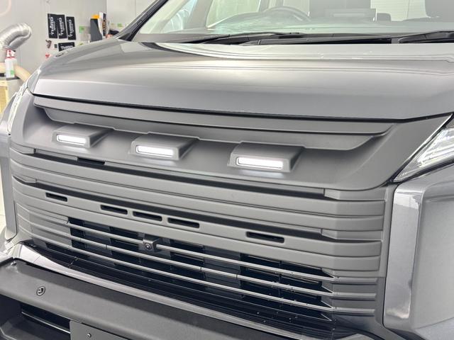 デリカＤ：５ Ｐ　サードスペースオリジナルフロントバンパー装着！　ＪＡＯＳ　フロイトグリル　マッドガード　リアバンパーセンターブラックアウト　クリアランスランプ＆フォグランプガーニッシュブラックアウト　ＸＪ０８（12枚目）