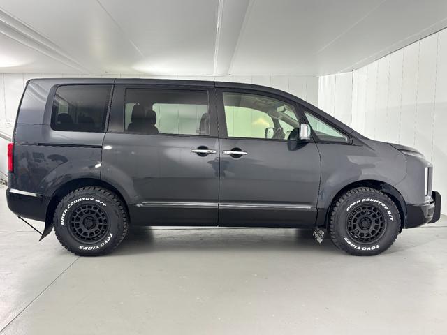 外装は「Ｔｏｕｇｈ　ｔｏ　ｂｅ　ｇｅｎｔｌｅ」をコンセプトに従来の力強いイメージに加えて上質感を付与することをめざした◎