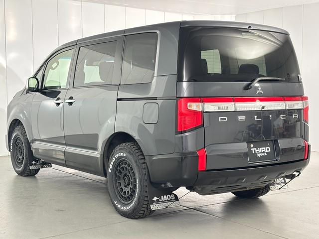 リアゲートは電動アシスト機能付きなので重たい荷物があるときでも便利◎運転席からでも開閉を可能にするスイッチも設ける◎