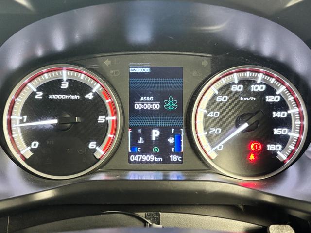 ソフトパッドを使用した内装は触り心地も良く高級車ライクな質感◎以前のデリカよりもずっとグレードアップを感じる◎