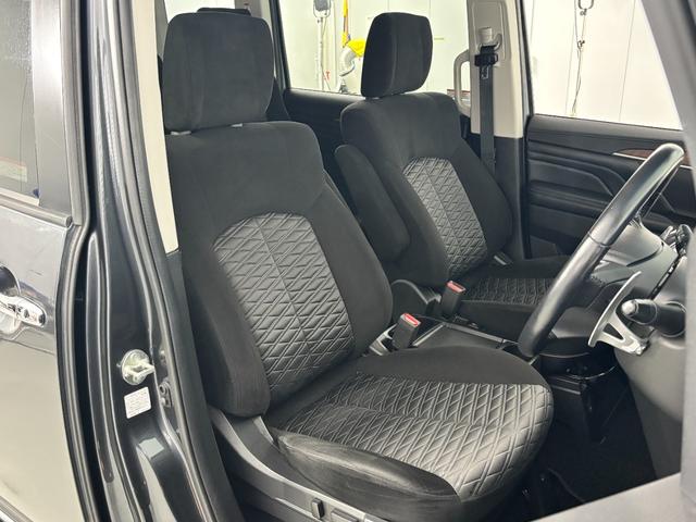 ダイヤモンドキルト加工が施されたファブリックシートは今回新規設定されたもので運転席はパワーシートとなり、前席にシートヒーターも装備◎
