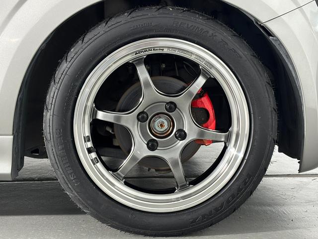 アルトワークス ベースグレード　アドバンレーシングＲＧ－Ｄ２　シバタイヤ３００　Ｒ２３　装着！　フロントグリル・リアガーニッシュマットブラックラッピング　ＲＥＣＡＲＯシート　ナビ・ドラレコ（12枚目）