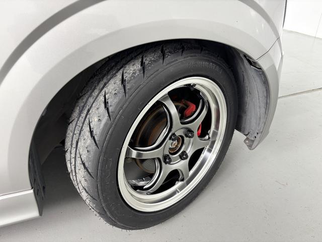 アルトワークス ベースグレード　アドバンレーシングＲＧ－Ｄ２　シバタイヤ３００　Ｒ２３　装着！　フロントグリル・リアガーニッシュマットブラックラッピング　ＲＥＣＡＲＯシート　ナビ・ドラレコ（13枚目）