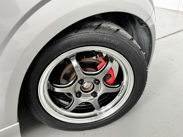 アルトワークス ベースグレード　アドバンレーシングＲＧ－Ｄ２　シバタイヤ３００　Ｒ２３　装着！　フロントグリル・リアガーニッシュマットブラックラッピング　ＲＥＣＡＲＯシート　ナビ・ドラレコ（14枚目）