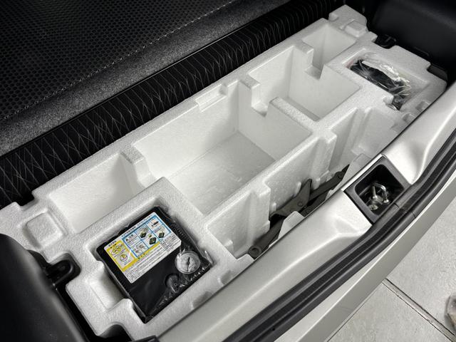 アルトワークス ベースグレード　アドバンレーシングＲＧ－Ｄ２　シバタイヤ３００　Ｒ２３　装着！　フロントグリル・リアガーニッシュマットブラックラッピング　ＲＥＣＡＲＯシート　ナビ・ドラレコ（29枚目）