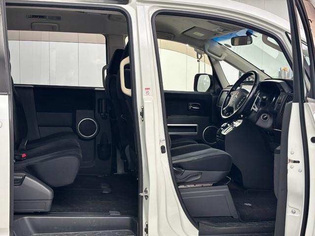 デリカＤ：５ Ｄ　パワーパッケージ　オートフラッグス　ＧＯＱＢＵＴＯ　ＲＥＶＯ　ＢＵＳＴＥＲＳ２０８０ＨＤ改　装着！　ＡＬＰＩＮＥ　ＢＩＧ－Ｘ　大型ナビ　リアフリップダウンモニターダブルゾーン再生可能！　バトルシップネオ　１６インチ（25枚目）