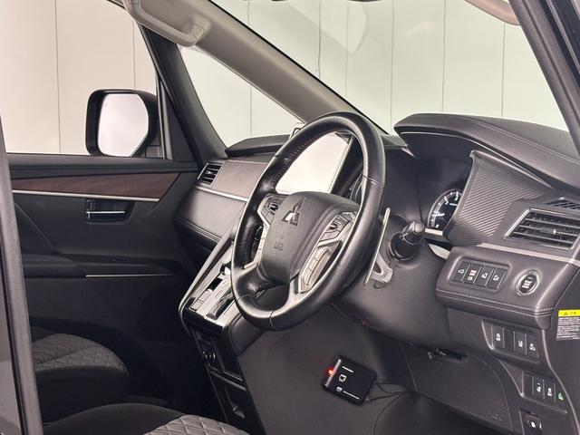 デリカＤ：５ Ｐ　ブラックアウトカスタム　フロントグリル＆クリアランスランプ＆フォグランプガーニッシュ　ＩＰＦフロントグリルマーカーアンバー色　ＧＯＱＢＵＴＯ－ＲＩＩＩ　テクスチャブラック　Ｗｅｄｓ　ＭＵＤＶＡＮＣＥ（23枚目）