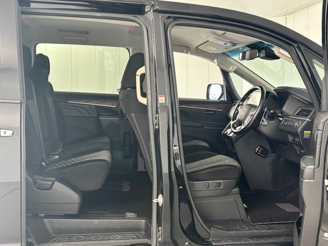 デリカＤ：５ Ｐ　ブラックアウトカスタム　フロントグリル＆クリアランスランプ＆フォグランプガーニッシュ　ＩＰＦフロントグリルマーカーアンバー色　ＧＯＱＢＵＴＯ－ＲＩＩＩ　テクスチャブラック　Ｗｅｄｓ　ＭＵＤＶＡＮＣＥ（30枚目）