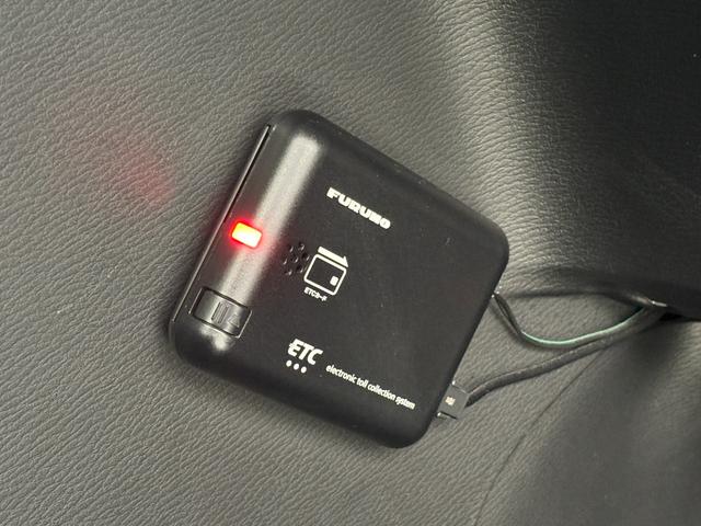 デリカＤ：５ Ｐ　ブラックアウトカスタム　フロントグリル＆クリアランスランプ＆フォグランプガーニッシュ　ＩＰＦフロントグリルマーカーアンバー色　ＧＯＱＢＵＴＯ－ＲＩＩＩ　テクスチャブラック　Ｗｅｄｓ　ＭＵＤＶＡＮＣＥ（43枚目）