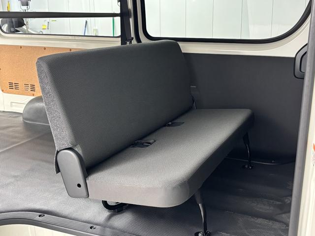 ハイエースバン ロングDX GLパッケージ アルパイン ALPINE BIG-X 11インチナビ IPF フロントグリルマーカー ホワイトレタータイヤ EAGLE #1 NASCAR MID×DODコラボホイール ウシャリン(25枚目)