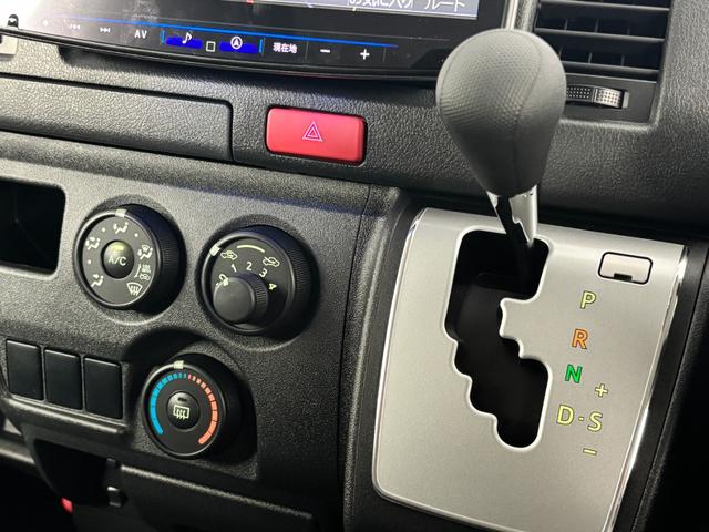 ハイエースバン ロングDX GLパッケージ アルパイン ALPINE BIG-X 11インチナビ IPF フロントグリルマーカー ホワイトレタータイヤ EAGLE #1 NASCAR MID×DODコラボホイール ウシャリン(30枚目)