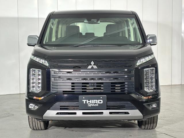 デリカD:5 P ブラックアウトカスタム フロントグリル・クリアランスガーニッシュ・フォグランプガーニッシュ シャモニーグレード用ブラックアルミホイール JAOS マッドガードIII バックドアスカッフプロテクター(8枚目)