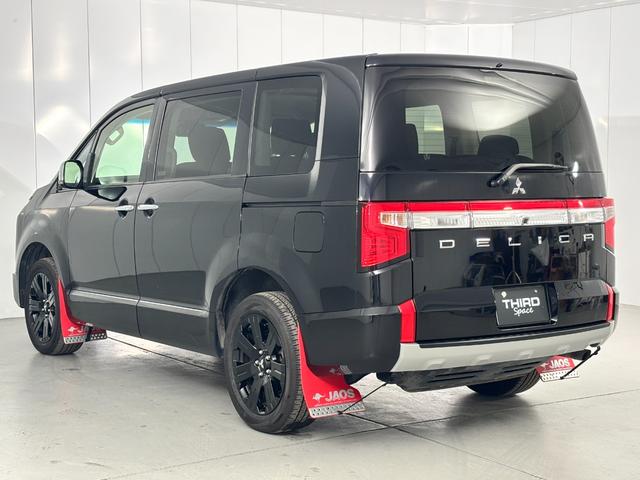 デリカD:5 P ブラックアウトカスタム フロントグリル・クリアランスガーニッシュ・フォグランプガーニッシュ シャモニーグレード用ブラックアルミホイール JAOS マッドガードIII バックドアスカッフプロテクター(12枚目)