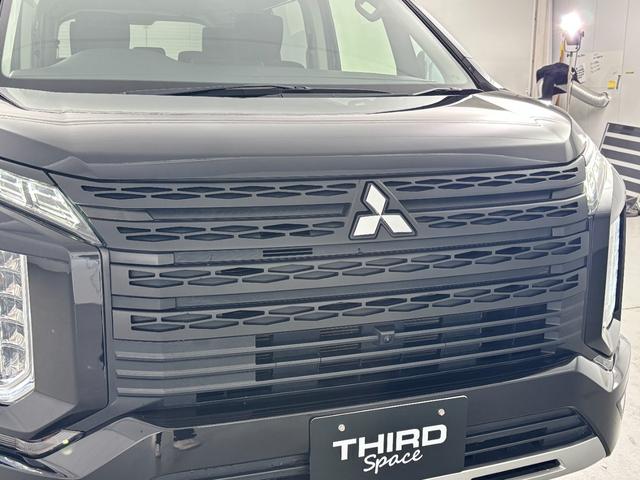 デリカD:5 P ブラックアウトカスタム フロントグリル・クリアランスガーニッシュ・フォグランプガーニッシュ シャモニーグレード用ブラックアルミホイール JAOS マッドガードIII バックドアスカッフプロテクター(17枚目)