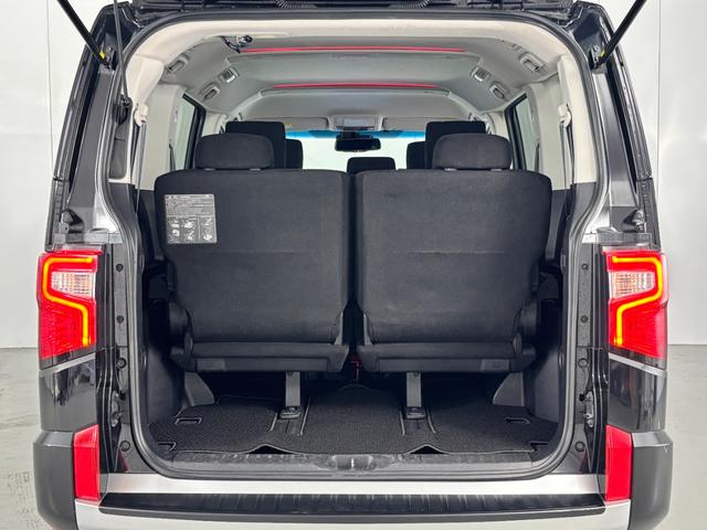 デリカD:5 P ブラックアウトカスタム フロントグリル・クリアランスガーニッシュ・フォグランプガーニッシュ シャモニーグレード用ブラックアルミホイール JAOS マッドガードIII バックドアスカッフプロテクター(27枚目)