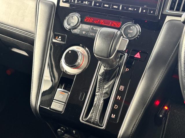 デリカD:5 P ブラックアウトカスタム フロントグリル・クリアランスガーニッシュ・フォグランプガーニッシュ シャモニーグレード用ブラックアルミホイール JAOS マッドガードIII バックドアスカッフプロテクター(30枚目)