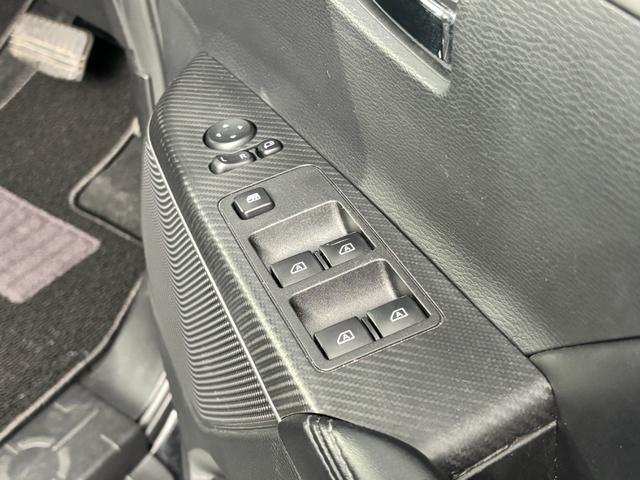 デリカD:5 P ブラックアウトカスタム フロントグリル・クリアランスガーニッシュ・フォグランプガーニッシュ シャモニーグレード用ブラックアルミホイール JAOS マッドガードIII バックドアスカッフプロテクター(35枚目)