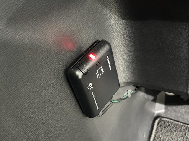 デリカD:5 P ブラックアウトカスタム フロントグリル・クリアランスガーニッシュ・フォグランプガーニッシュ シャモニーグレード用ブラックアルミホイール JAOS マッドガードIII バックドアスカッフプロテクター(36枚目)