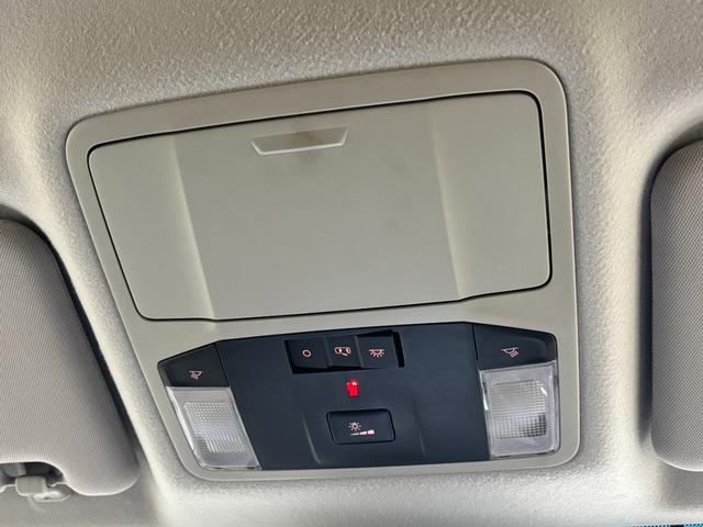 デリカD:5 P ブラックアウトカスタム フロントグリル・クリアランスガーニッシュ・フォグランプガーニッシュ シャモニーグレード用ブラックアルミホイール JAOS マッドガードIII バックドアスカッフプロテクター(38枚目)