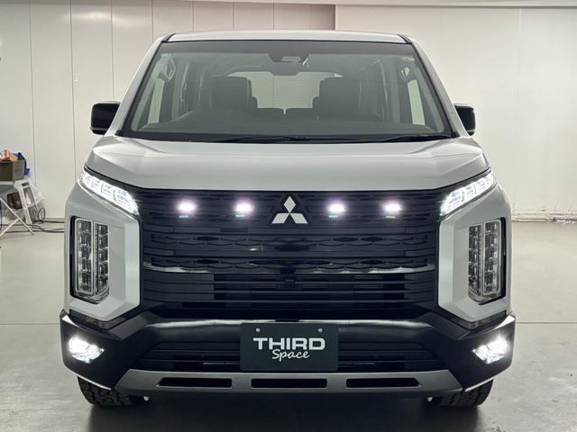 デリカＤ：５ シャモニー　シャモニーカスタム　ＡＬＰＩＮＥ　ＢＩＧ－Ｘ　１１インチ　ＩＰＦ　フロントグリルマーカーホワイト　４×４エンジニアリング　１７インチ　ＯＰＥＮ　ＣＯＵＮＴＲＹ　Ａ／ＴＩＩＩ　ＪＡＯＳ　マッドガード（12枚目）