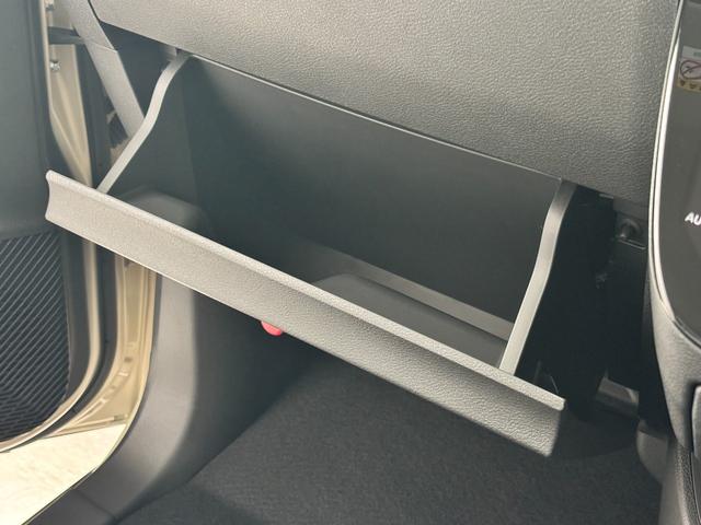 デリカミニ Ｔ　プレミアム　デリマルパッケージ　登録済み未使用車早速カスタム！　オートフラッグス　ルーフラック　ＢＵＳＴＥＲＳｍｉｎｉ装着　ＸＪ０８　１５インチアルミホイール　ＯＰＥＮ　ＣＯＵＮＴＲＹ　Ｒ／Ｔ（42枚目）