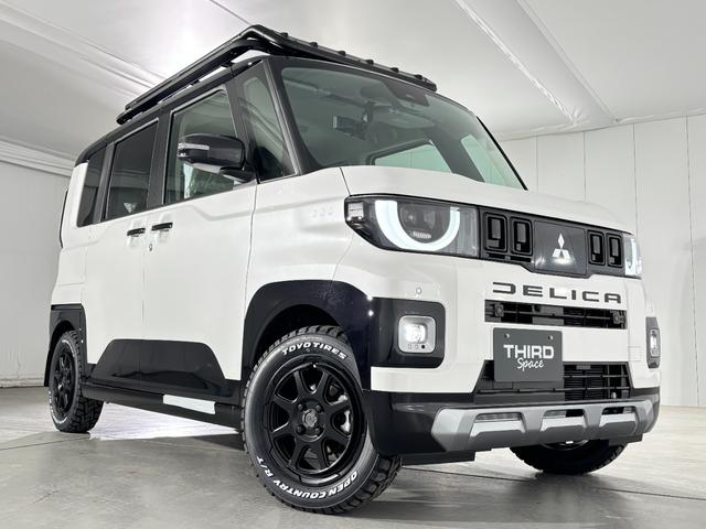 デリカミニ Ｔ　プレミアム　デリマルパッケージ　登録済み未使用車早速カスタム！　オートフラッグス　ルーフラック　ＢＵＳＴＥＲＳｍｉｎｉ装着　Ｗｅｄｓ　マッドヴァンスアドベンチャー　１５インチアルミホイール　ＯＰＥＮ　ＣＯＵＮＴＲＹ　Ｒ／Ｔ（13枚目）