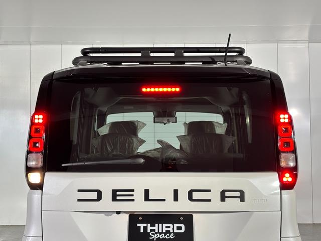 デリカミニ Ｔ　プレミアム　デリマルパッケージ　登録済み未使用車早速カスタム！　オートフラッグス　ルーフラック　ＢＵＳＴＥＲＳｍｉｎｉ装着　Ｗｅｄｓ　マッドヴァンスアドベンチャー　１５インチアルミホイール　ＯＰＥＮ　ＣＯＵＮＴＲＹ　Ｒ／Ｔ（15枚目）