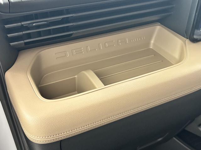 デリカミニ Ｔ　プレミアム　デリマルパッケージ　登録済み未使用車早速カスタム！　オートフラッグス　ルーフラック　ＢＵＳＴＥＲＳｍｉｎｉ装着　Ｗｅｄｓ　マッドヴァンスアドベンチャー　１５インチアルミホイール　ＯＰＥＮ　ＣＯＵＮＴＲＹ　Ｒ／Ｔ（42枚目）