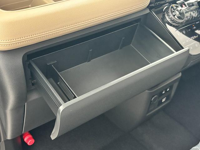 デリカミニ Ｔ　プレミアム　デリマルパッケージ　登録済み未使用車早速カスタム！　オートフラッグス　ルーフラック　ＢＵＳＴＥＲＳｍｉｎｉ装着　Ｗｅｄｓ　マッドヴァンスアドベンチャー　１５インチアルミホイール　ＯＰＥＮ　ＣＯＵＮＴＲＹ　Ｒ／Ｔ（43枚目）