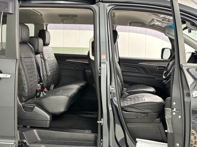 デリカＤ：５ Ｐ　純正１０．１インチナビ　フロントグリル＆リアバンパーブラックアウトカスタム　オートフラッグスＧＯＱＢＵＴＯ－ＲＩＩＩ＆ＢＵＳＴＥＲＳ２０８０ＨＤ／改　Ｗｅｄｓ　ＭＵＤＶＡＮＣＥ　１６インチＡＷ（28枚目）