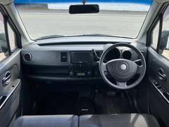 運転者にとっては日々使用することとなる運転席です。運転席が快適だと運転に集中することができますね。 2